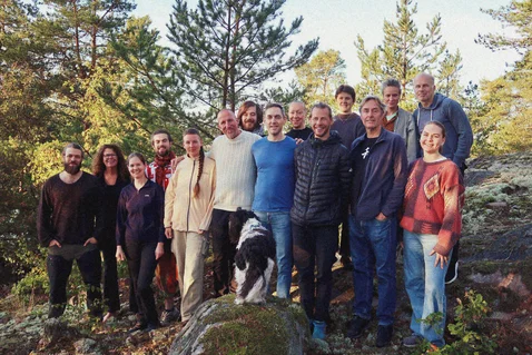 Grupp av människor i naturen
